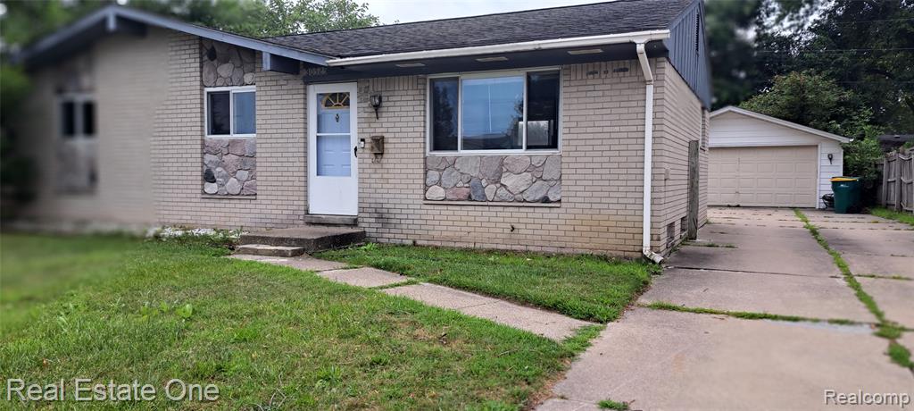30525 Cherry Avenue, Romulus, MI 48174