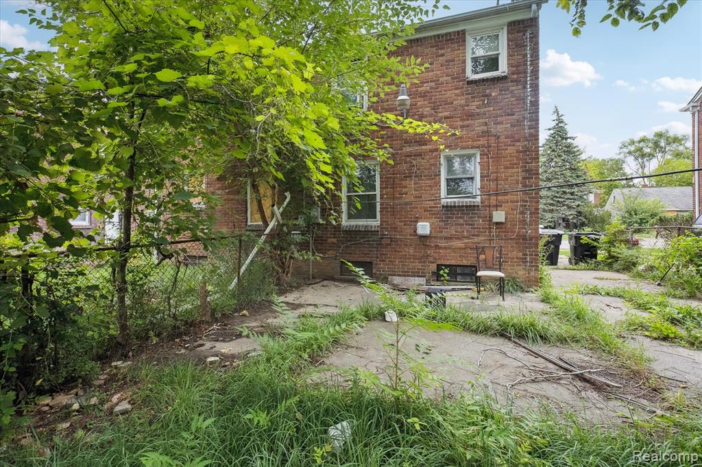 19389 HOOVER Street, Detroit, MI 48205 — Photo 10