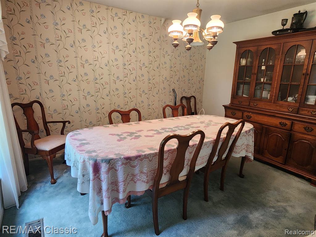473 FOX RIVER Drive, Bloomfield Hills, MI 48304 — Photo 13