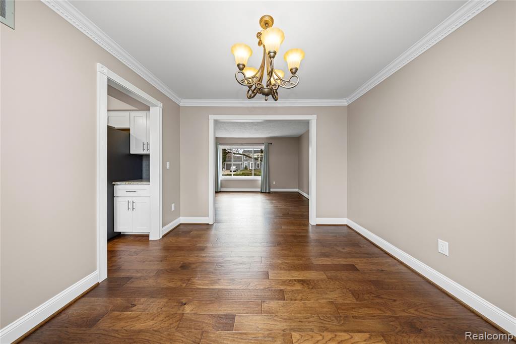 864 Dressler Lane, Rochester Hills, MI 48307 — Photo 8