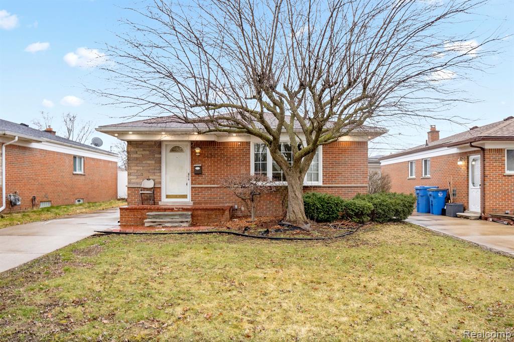 6483 N SILVERY Lane, Dearborn Heights, MI 48127 — Photo 2