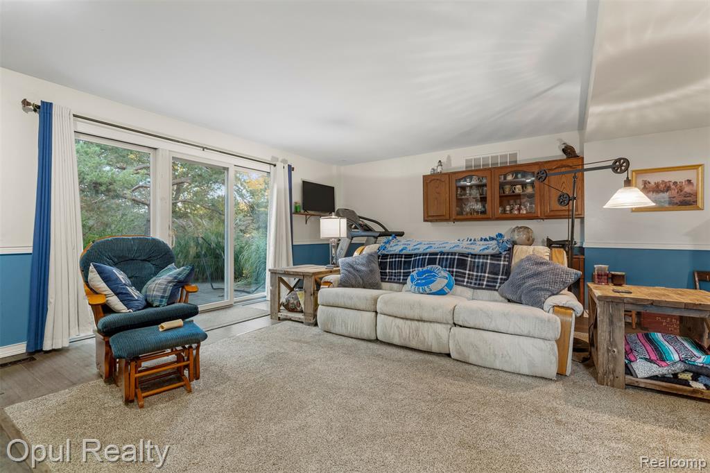 5885 Cedar Knoll Drive, Brighton, MI 48116 — Photo 11