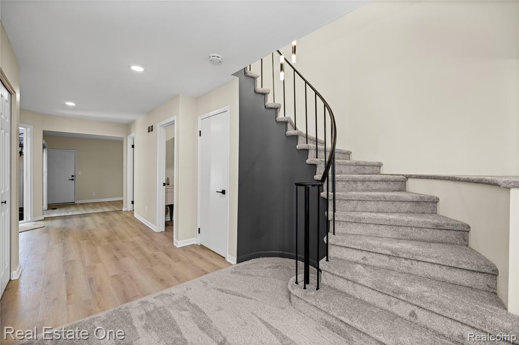 6027 Pebble Lane Court, West Bloomfield, MI — Photo 9