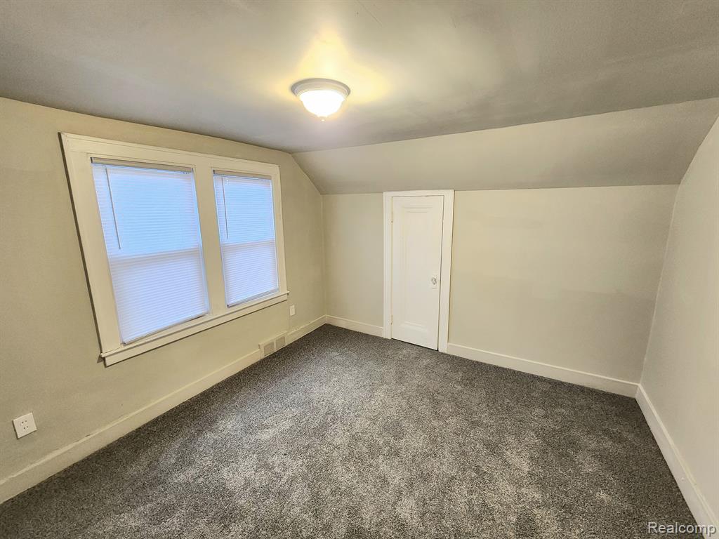 9258 BOLEYN Street, Detroit, MI 48224 — Photo 16