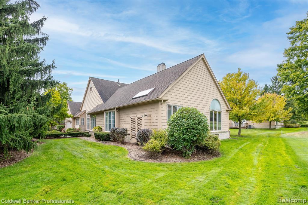 589 CAMBRIDGE Way, 566, Bloomfield Hills, MI 48304 — Photo 3