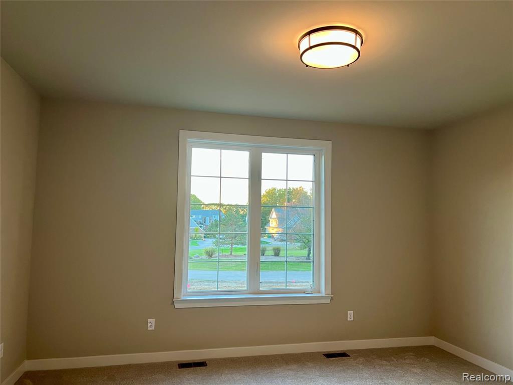 8848 Stonewall E, Clarkston, MI 48348 — Photo 32
