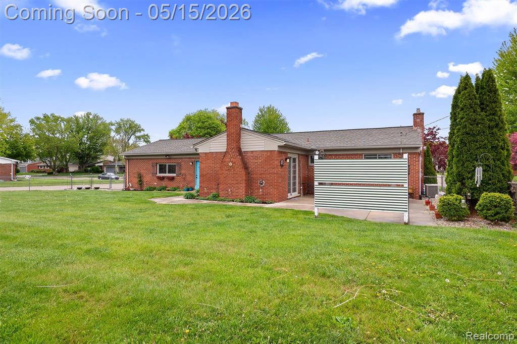 40769 Flagstaff Drive, Sterling Heights, MI 48313 — Photo 36