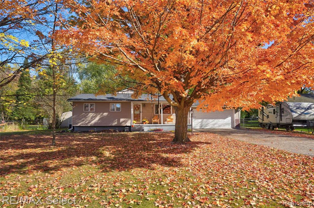 4327 S Dye Road, Swartz Creek, MI 48473 — front exterior