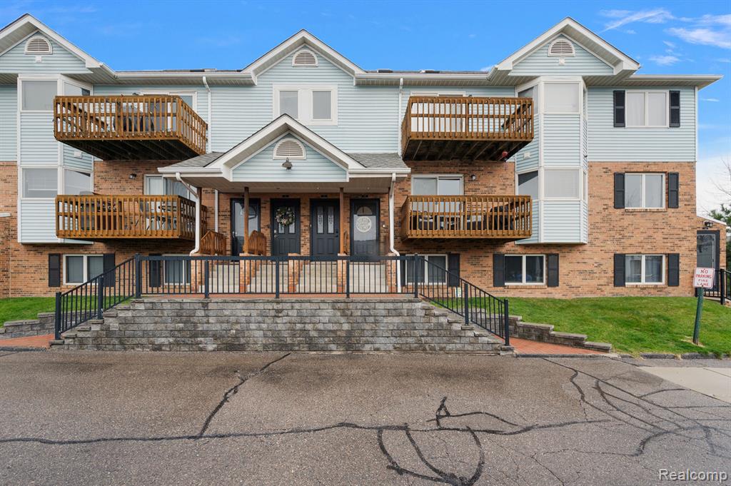 243 Pinewood Circle, Plymouth, MI 48170 — Photo 4
