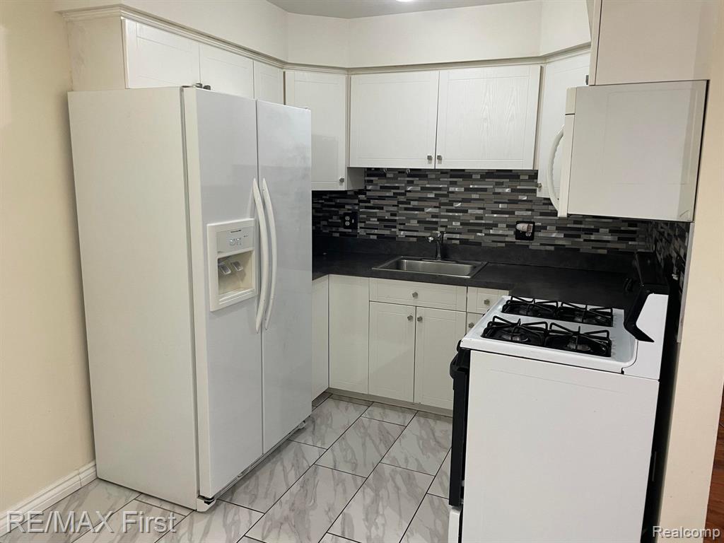 8401 18 Mile APT # 99 Road, Sterling Heights, MI 48313 — Photo 24