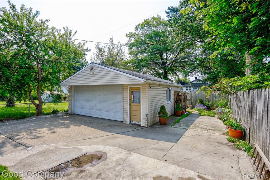 720 E Granet Avenue, Hazel Park, MI 48030 — Photo 38