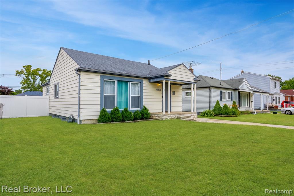 29454 Barton Street, Garden City, MI — Photo 2