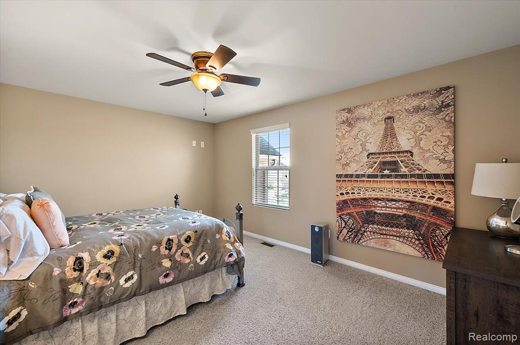 4366 S Lake Lane, Shelby Twp, MI 48316 — Photo 38