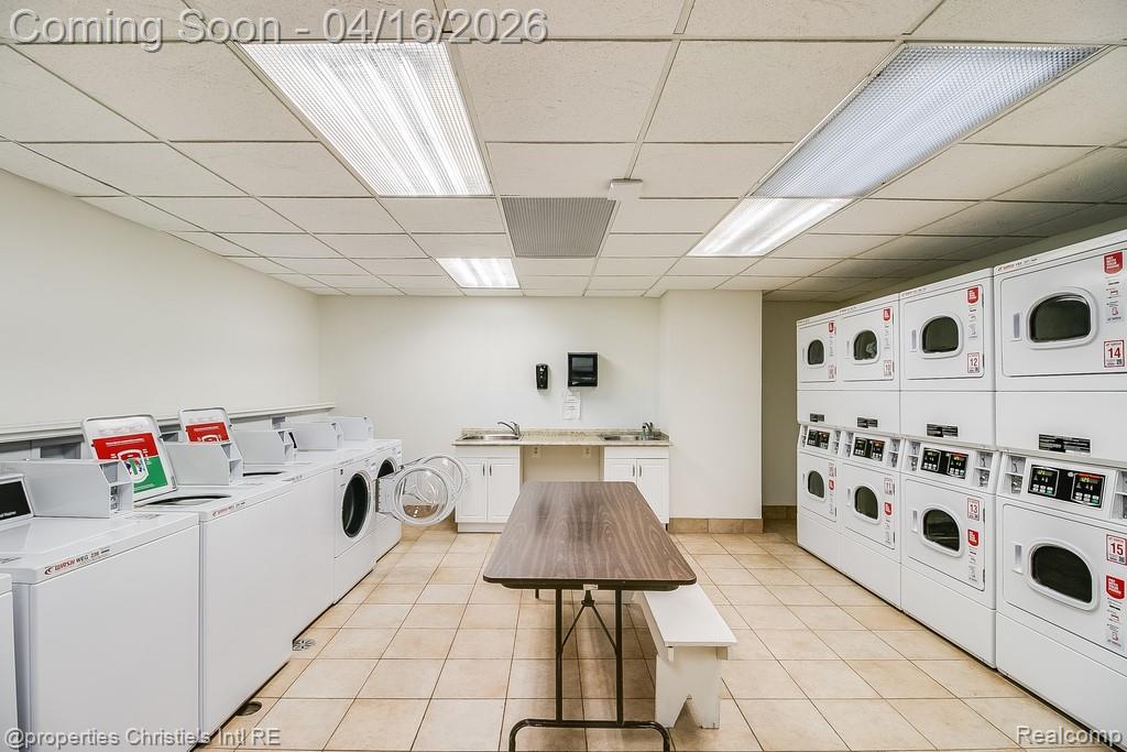 15 E Kirby Street, 420, Detroit, MI 48202 — Photo 22
