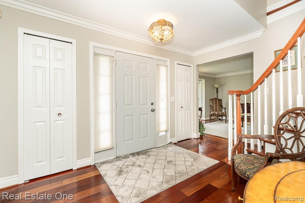 6595 Edith Court, Troy, MI 48085 — Photo 11