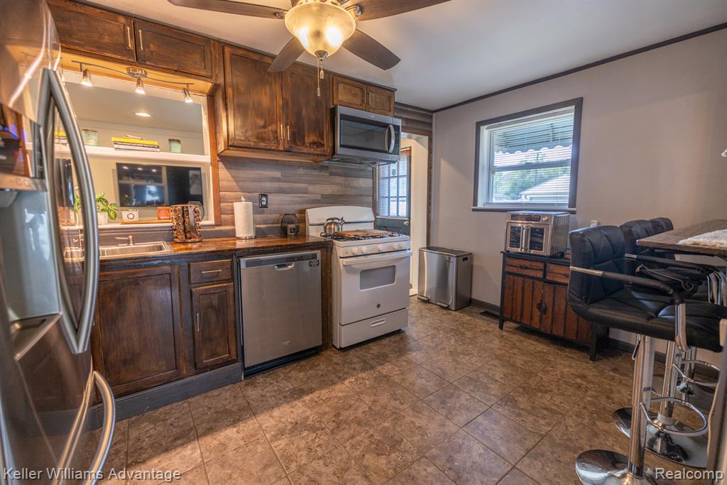 5981 N Dowling Street, Westland, MI — Photo 9
