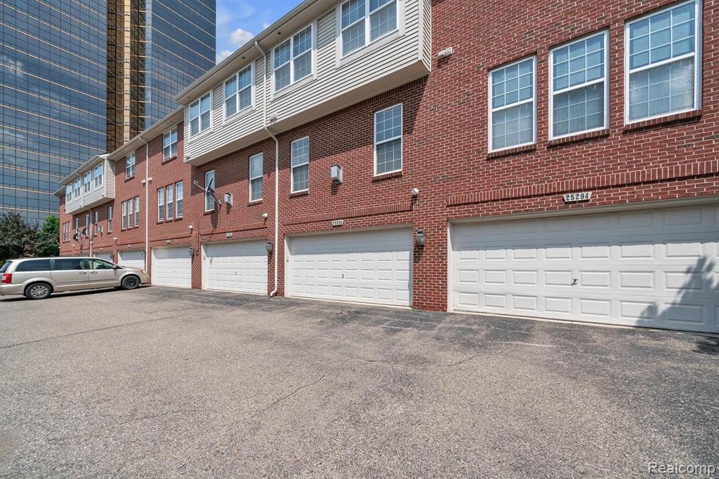 25298 SAINT JAMES, Southfield, MI 48075 — Photo 25