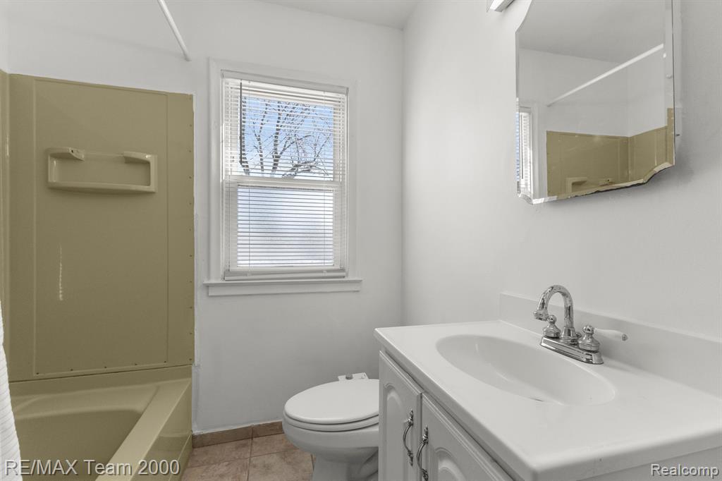 5876 KINMORE Street, Dearborn Heights, MI 48127 — Photo 23