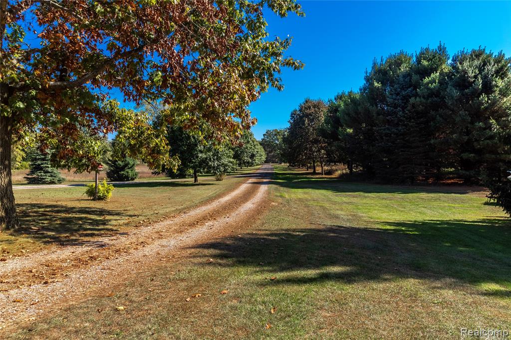 4705 LONSBERRY Road, Columbiaville, MI 48421 — Photo 38