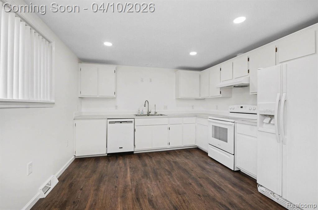 211 Cardinal Street, Commerce Twp, MI 48382 — Photo 4