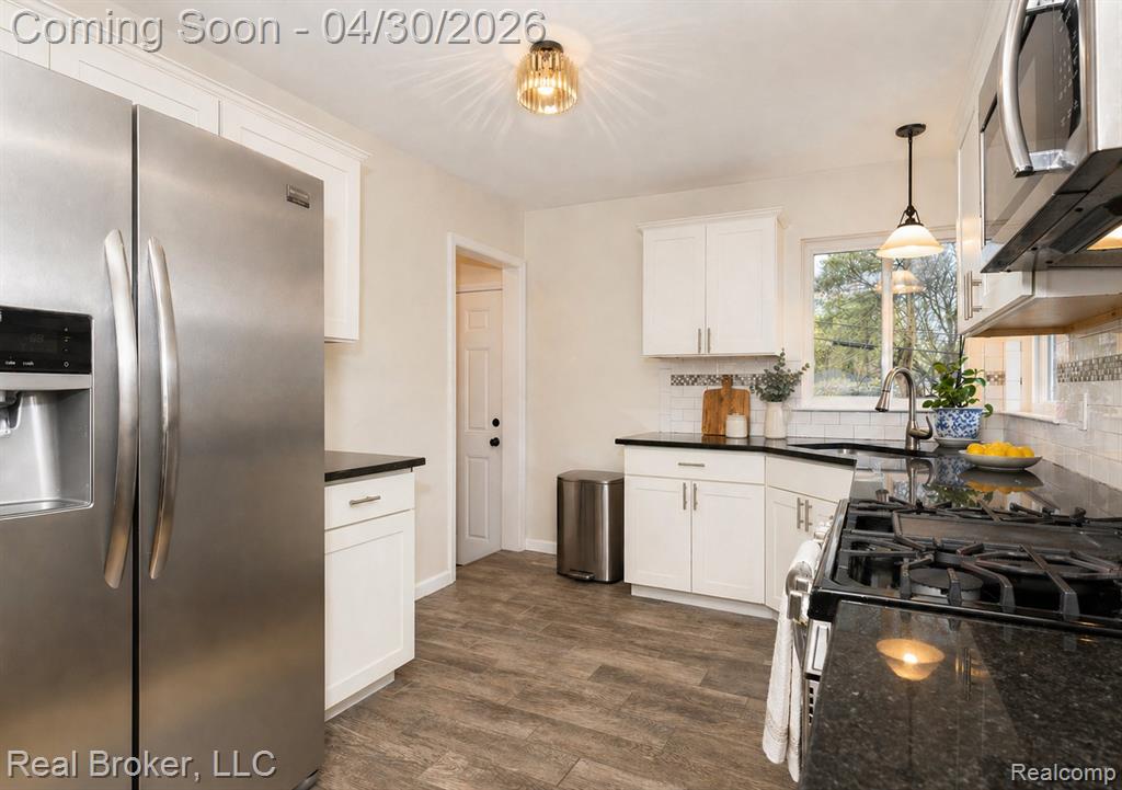 8410 Northfield Boulevard, Oak Park, MI 48237 — Photo 9