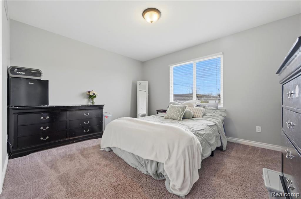 8131 Peninsula Circle, Grand Blanc, MI 48439 — Photo 27