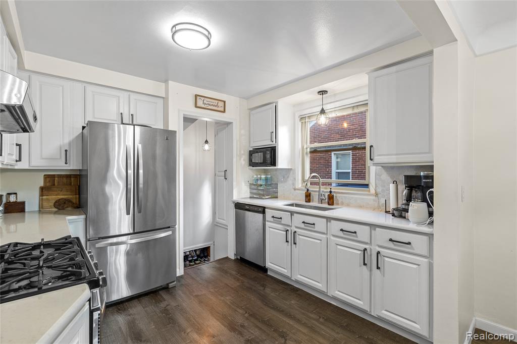 9849 BECKER Avenue, Allen Park, MI 48101 — Photo 9