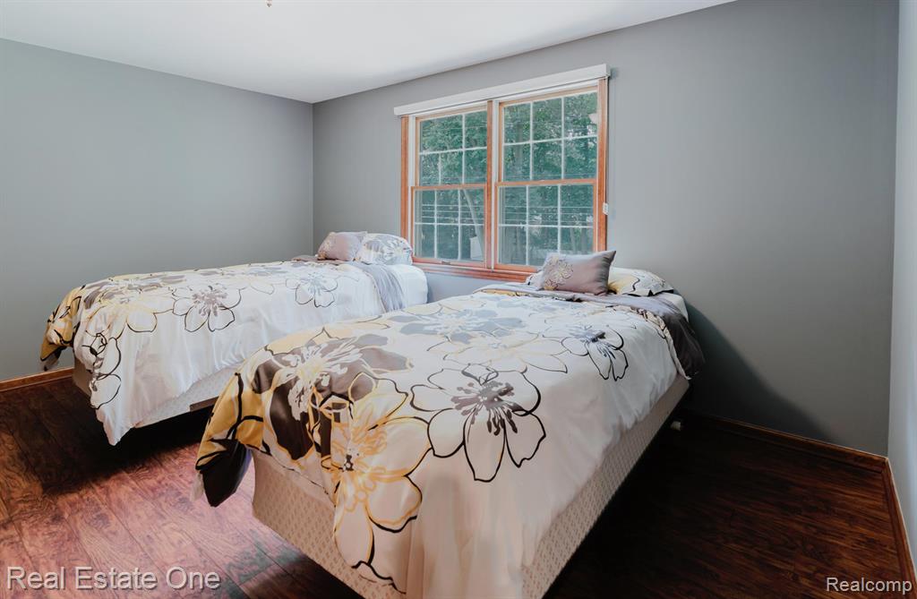 454 Lesdale Drive, Troy, MI 48085 — Photo 30