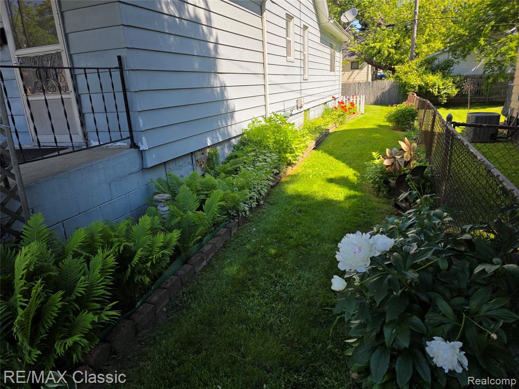 952 Lakeview Street, Waterford, MI 48328 — Photo 37
