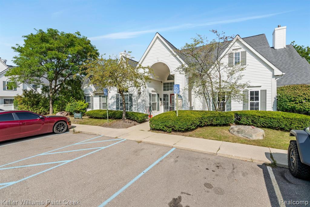 22040 Cape Cod Way, Farmington Hills, MI 48336 — Photo 33