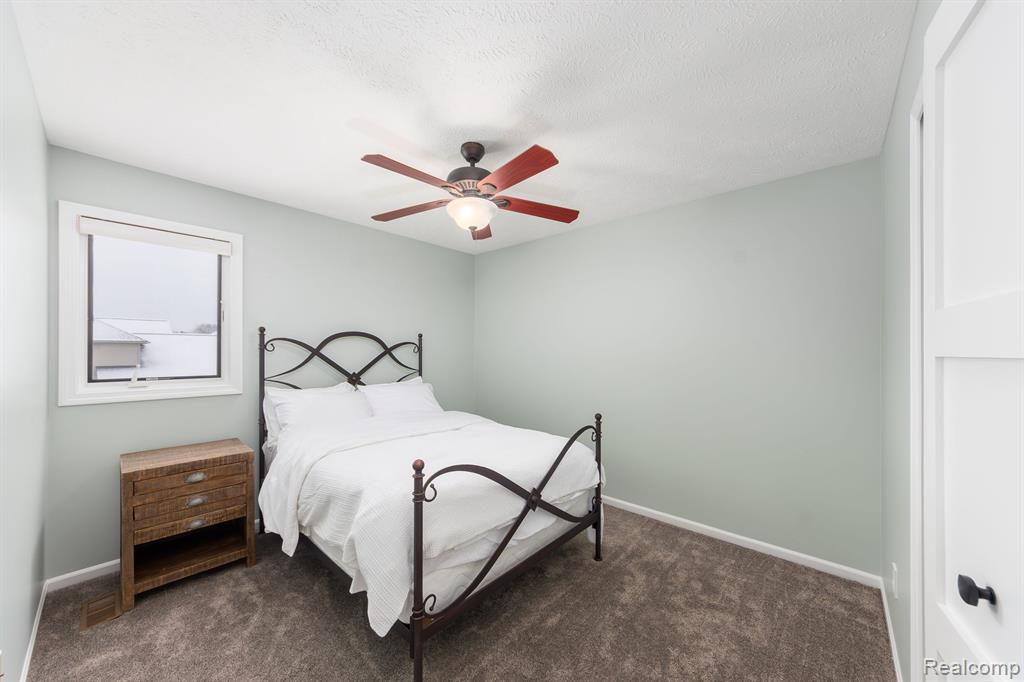 8484 SADDLEWOOD Drive, Brighton, MI 48116 — Photo 27