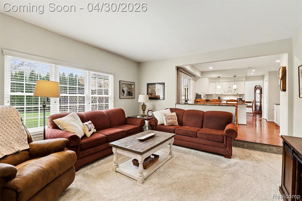 6883 Essex Court, Waterford, MI 48327 — Photo 12