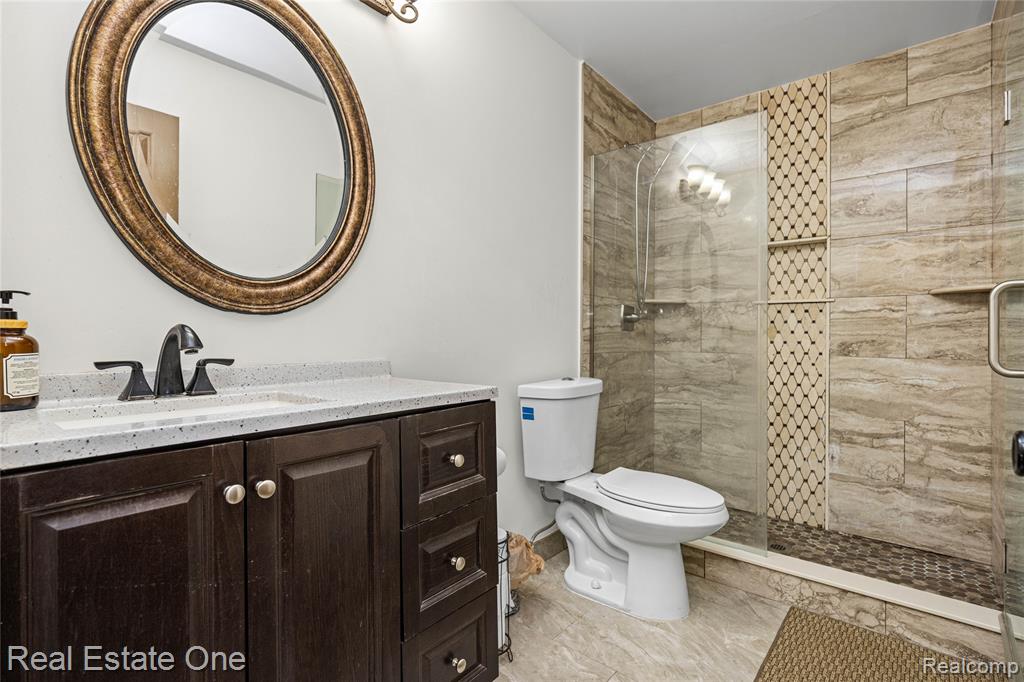7295 W Maple Road, West Bloomfield, MI — Photo 21