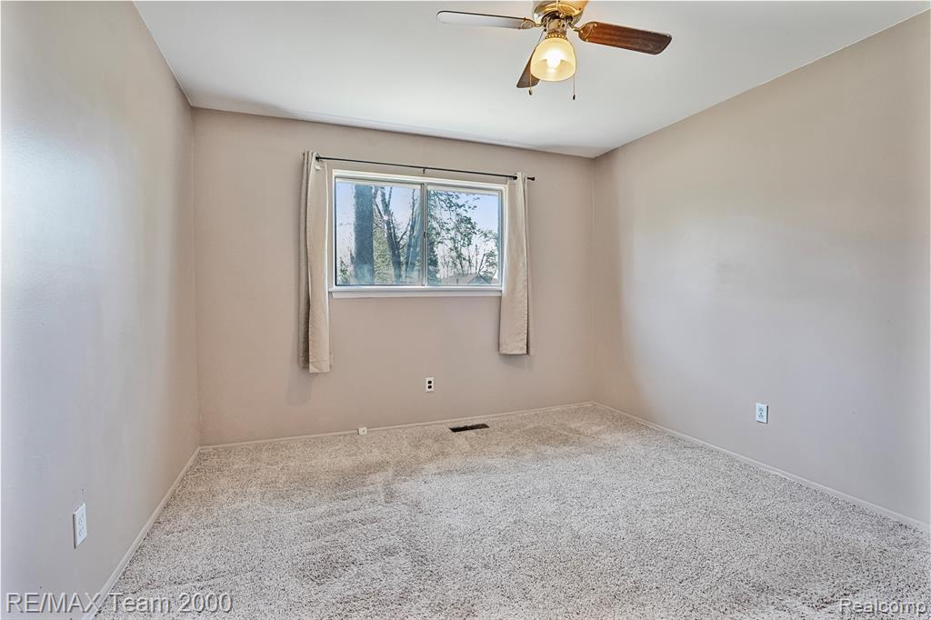 33622 Bock Street, Garden City, MI — Photo 15