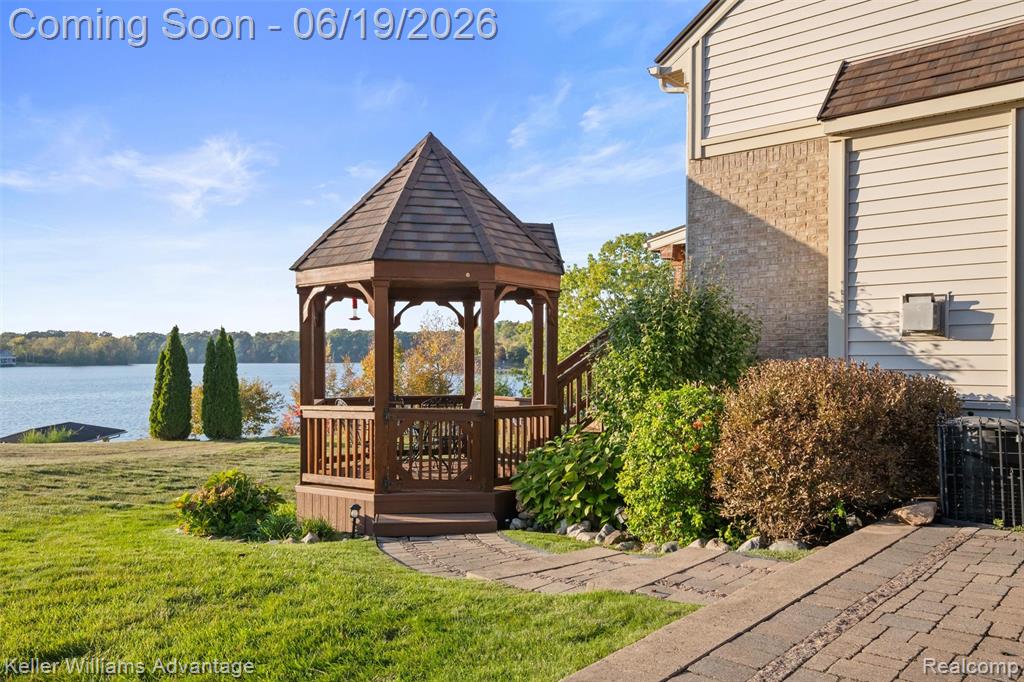 49354 Peninsular Drive, Belleville, MI 48111 — Photo 4