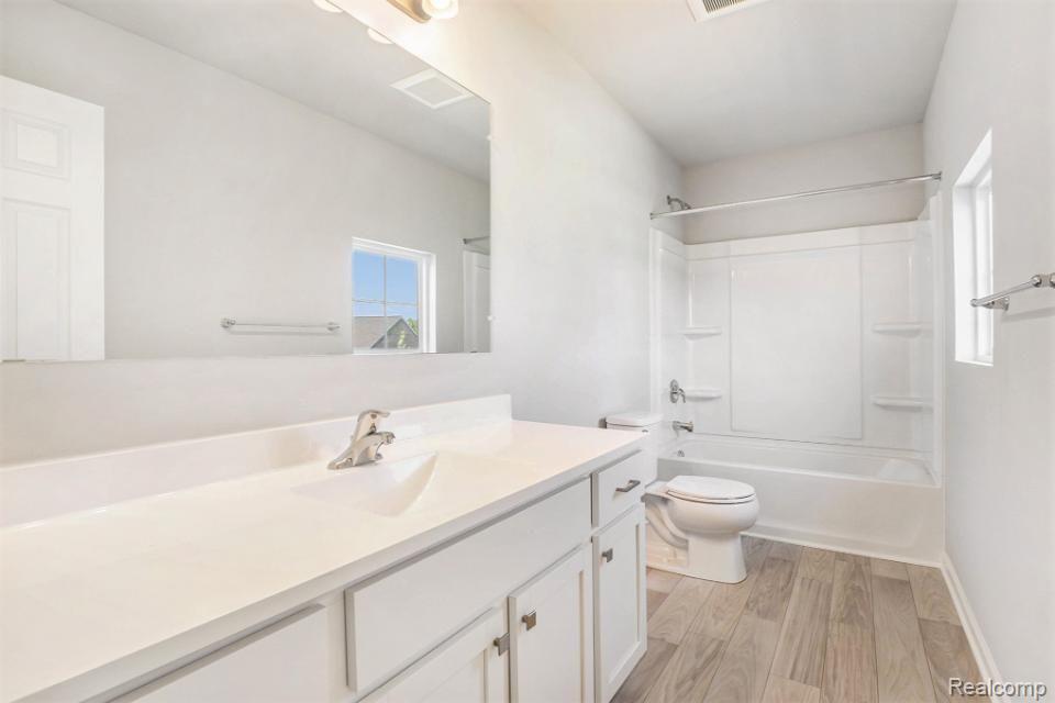 6122 Sage Court, Grand Blanc, MI 48439 — Photo 16