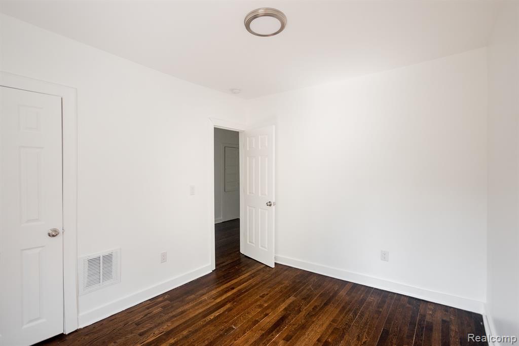 2659 HARDING Street, Detroit, MI 48214 — Photo 31