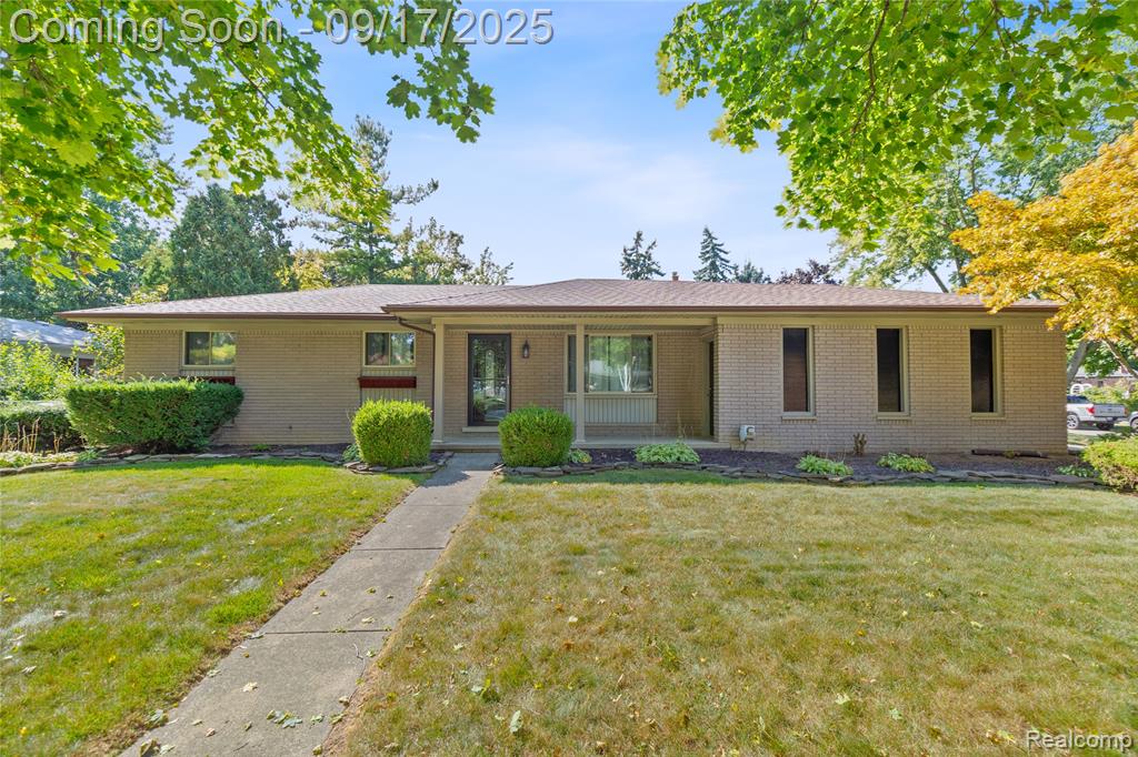 41885 Coulon Drive, Clinton Twp, MI 48038 — Photo 2