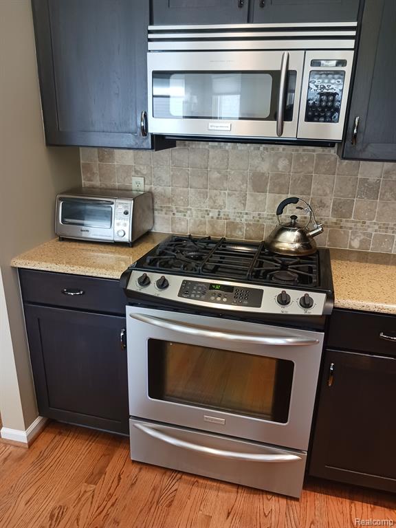 644 MILL POINTE Drive, Milford, MI 48381 — Photo 12