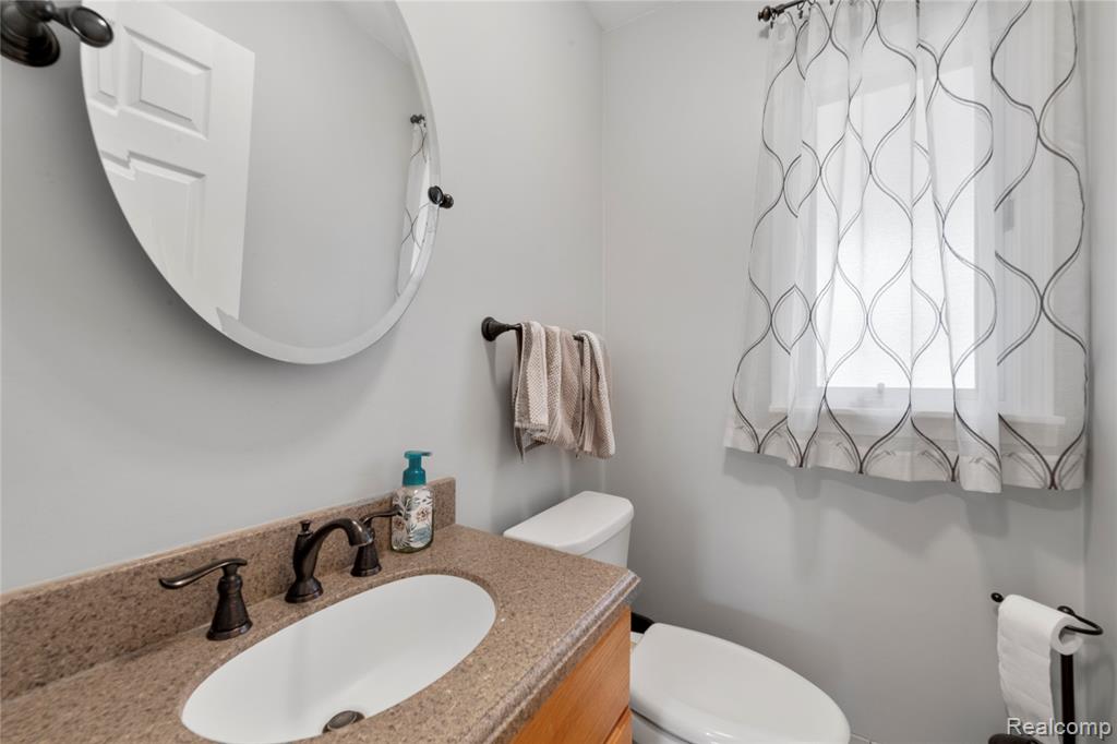 4902 Hubbard Drive, Troy, MI 48085 — Photo 17