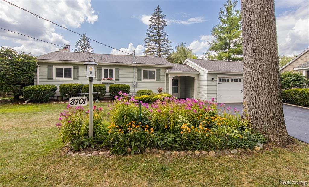 8701 Sherwood Drive, Davisburg, MI 48350 — Photo 4