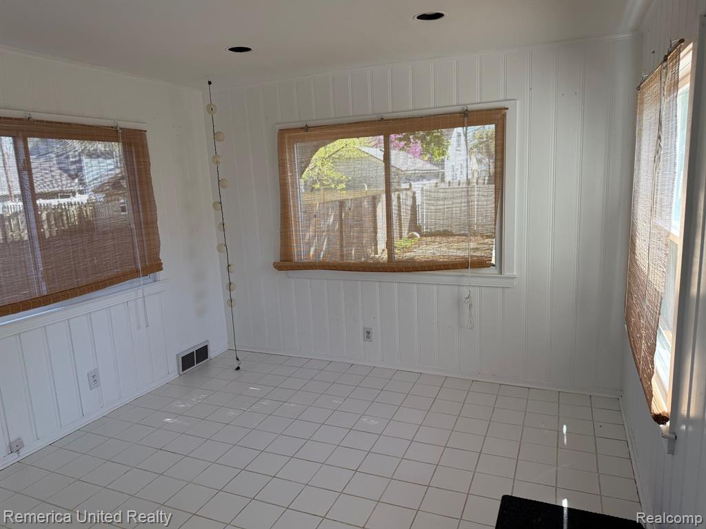 617 S EDISON Avenue, Royal Oak, MI 48067 — Photo 10