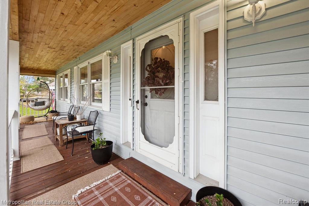 9327 LAKE CREST Drive, Whitmore Lake, MI 48189 — Photo 2