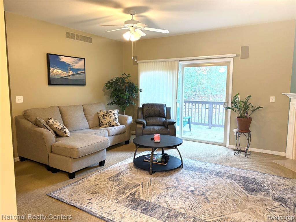 7053 Magnolia Lane, Waterford, MI 48327 — Photo 18