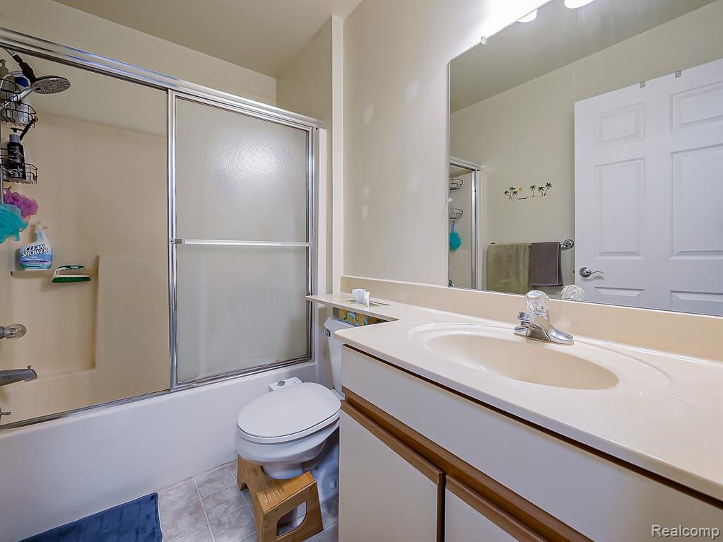 229 Brookwood Drive, 9, South Lyon, MI 48178 — Photo 9