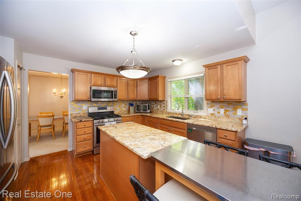 3481 Castlewood Court, Wixom, MI — Photo 30