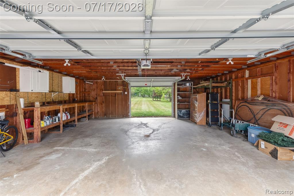 2496 Stockbridge Street, Burton, MI 48509 — Photo 39
