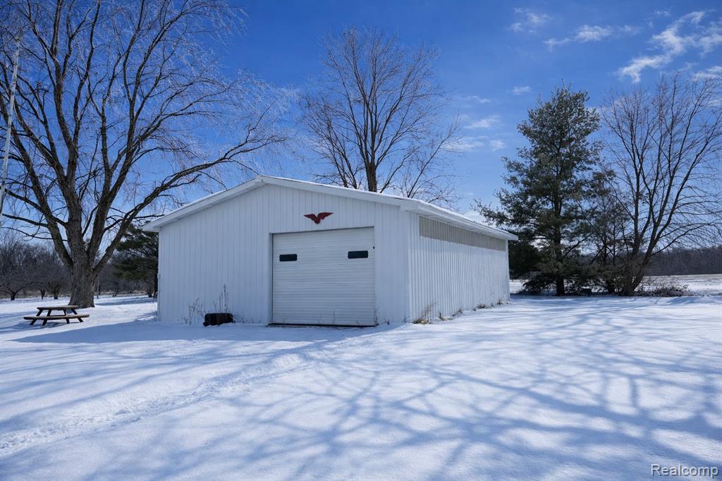 2452 W Willard Road, Clio, MI 48420 — Photo 5