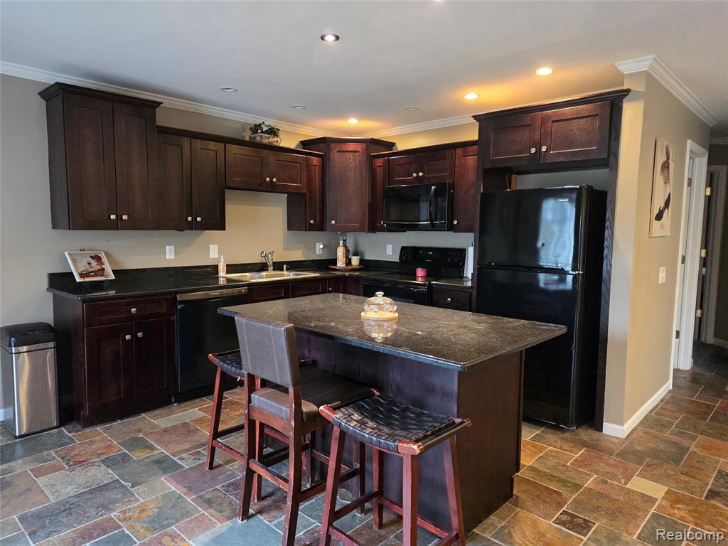 5025 S Saybrook Court, 15, Waterford, MI 48327 — Photo 3