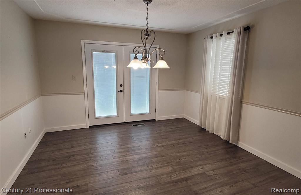 575 Troyvally Street, Troy, MI 48098 — Photo 6